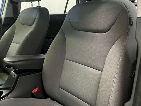 Hyundai IONIQ 1.6 IONIQ First Edition FHEV Semi-Auto 5dr 43