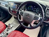 Mitsubishi Outlander 2.4h TwinMotor 13.8kWh 5h CVT 4WD Euro 6 (s/s) 5dr 39