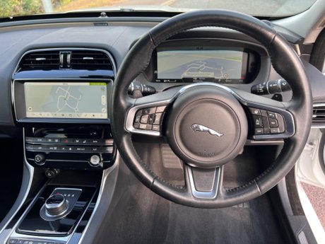 Jaguar XE 2.0i Portfolio Auto AWD Euro 6 (s/s) 4dr 79
