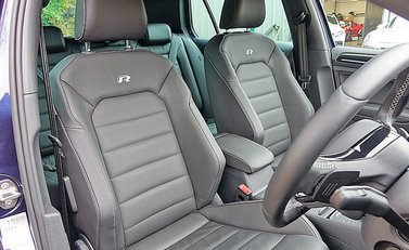 Volkswagen Golf R 12