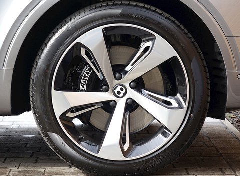 Bentley Bentayga First Edition 12