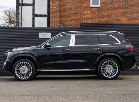 Mercedes-Benz GLS 600 Maybach 3