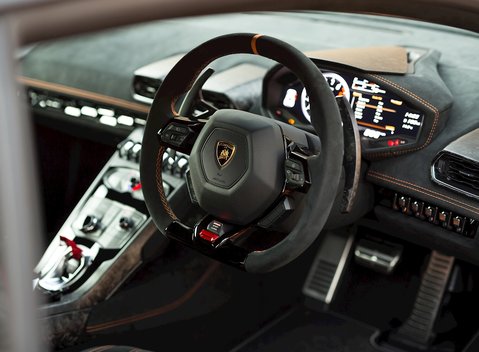 Lamborghini Huracan Performante 11