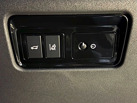 Jaguar F-Pace R-SPORT AWD 18