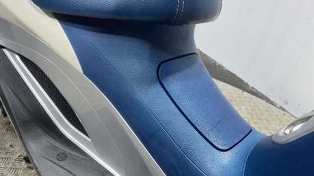 Piaggio MP3 YOURBAN LT 2015 3K NEW MOT NEW TYRES TRIKE 3 WHEELER 300CC 22