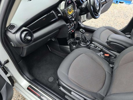 Mini Hatch 1.5 Cooper Hatchback 5dr Petrol Steptronic Euro 6 (s/s) (136 ps) 38