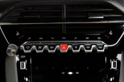 Peugeot 208 GT PREMIUM 36