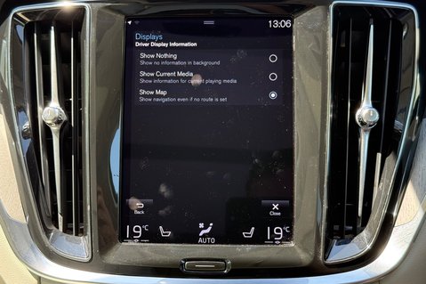 Volvo V60 RECHARGE T6 INSCRIPTION AWD - FULL MAIN DEALER SERVICE - HUGE SPEC 50