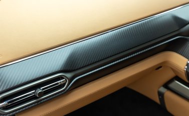 Aston Martin Vanquish V12 22