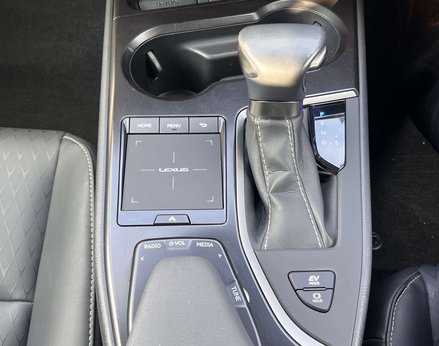 Lexus Ux 2.0 UX 250h 4x2 CVT 5dr 66