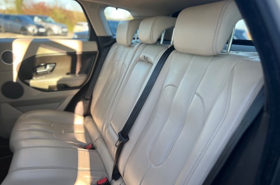 Land Rover Range Rover Evoque 2.2 SD4 PRESTIGE AUTO 38