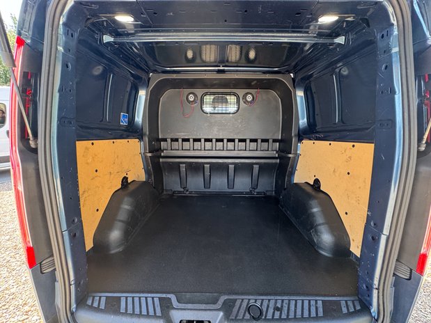 Ford Transit Custom Crew Cab AUTO SWB L1H1 320 Active Air Con Alloys Nav Sensors EURO 6 NO VAT 11