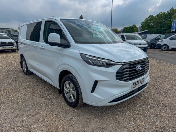 Ford Transit Custom Crew Cab SWB L1H1 Limited 320 A/C Alloys Camera Nav Sensors EURO 6 5