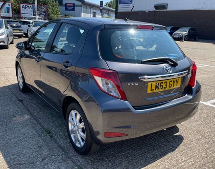 Toyota Yaris 1.0 Yaris TR VVT-i 5dr 8