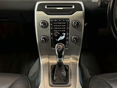 Volvo XC70 D5 SE LUX AWD GEARTRONIC 16