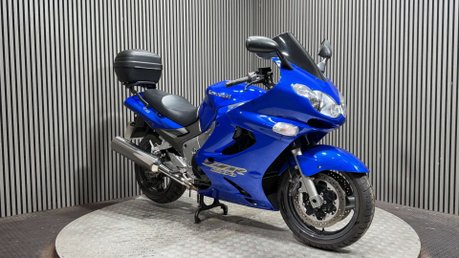 Kawasaki ZZR 2003 24K GOOD CLEAN CONDITION RUNNING PROJECT BIKE 2