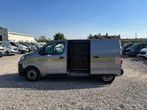 Peugeot Expert MWB L2H1 Bluehdi Professional 120 ps Twin Side Door EURO 6 11