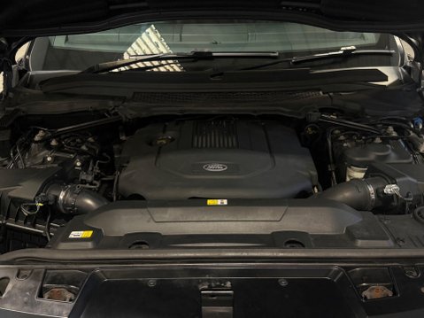 Land Rover Range Rover Sport 3.0 SD V6 HSE Dynamic Auto 4WD Euro 6 (s/s) 5dr 33