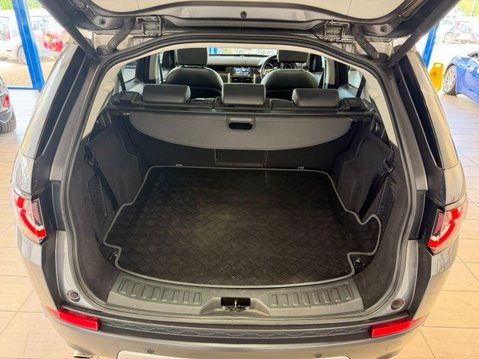 Land Rover Discovery Sport 2.0 TD4 HSE Luxury SUV 5dr Diesel Auto 4WD Euro 6 (s/s) (180 ps) 41
