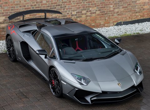Lamborghini Aventador SV LP750-4 Roadster 10