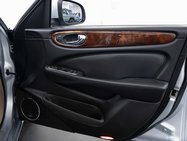 Jaguar XJ 3.0 XJ Sovereign V6 Auto 4dr 11