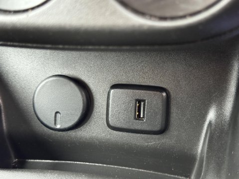 Vauxhall Corsa 1.4i ecoTEC Energy Euro 6 5dr (a/c) 23