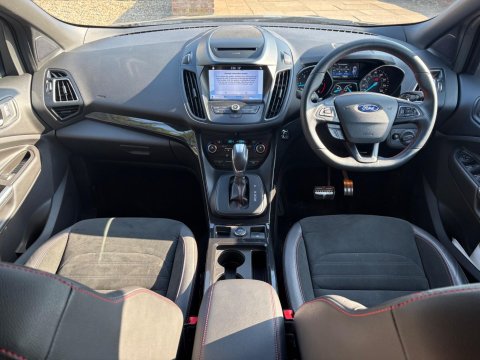 Ford Kuga ST-LINE TDCI 13