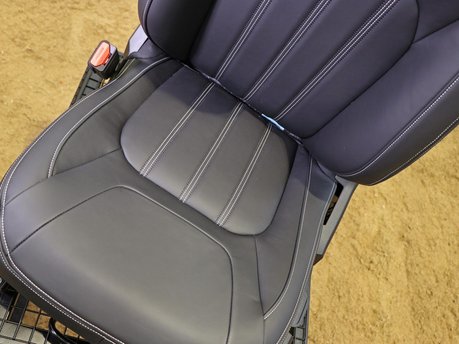 New Land Rover Defender 90 and 110 commercial seat upgrades 2021 model onwards 13