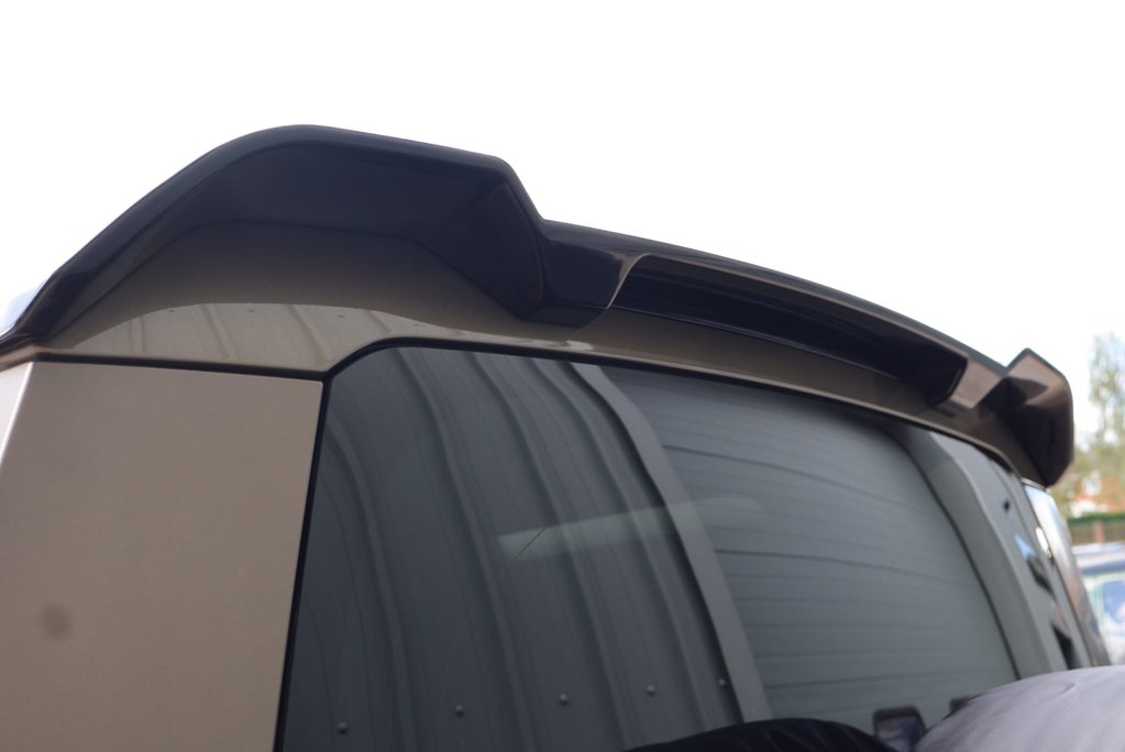 Land Rover Defender 90 DEMO  HARD TOP 350  X-DYNAMIC HSE s 20k spend inc genuine rear seat   16