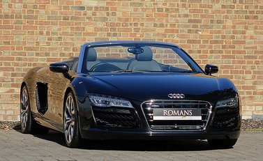 Audi R8 V10 Spyder 1