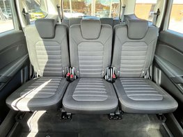 Ford Galaxy 2.5 Galaxy Titanium HEV CVT 5dr 70