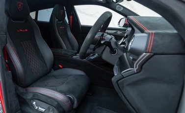 Lamborghini Urus PERFORMANTE 14