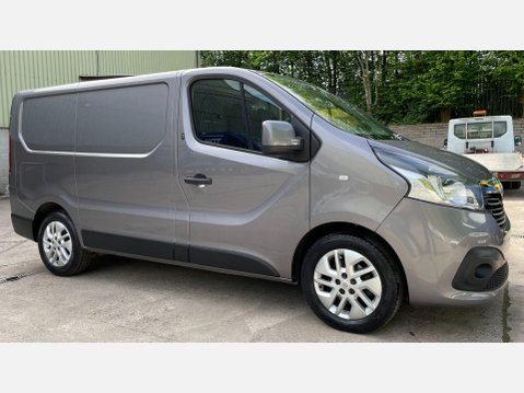 Renault Trafic 1.6 dCi 27 Sport Nav Panel Van 5dr Diesel Manual SWB Standard Roof Euro 6 ( 6