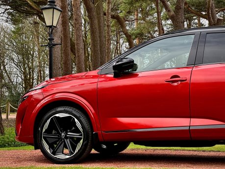 Nissan Qashqai DIG-T N-DESIGN 14