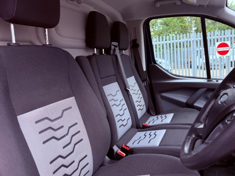 Ford Transit Custom 270 LIMITED LR P/V 27