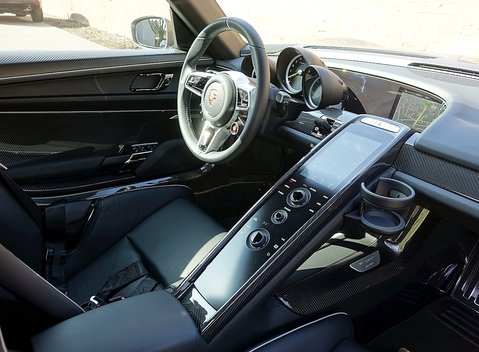 Porsche 918 Spyder 33