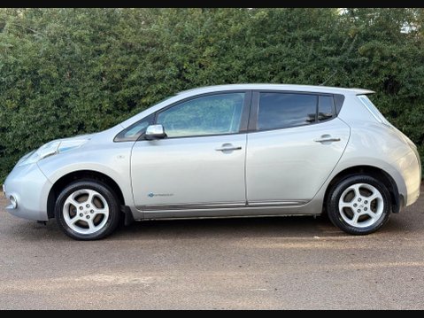 Nissan LEAF 24kWh Acenta Auto 5dr 8