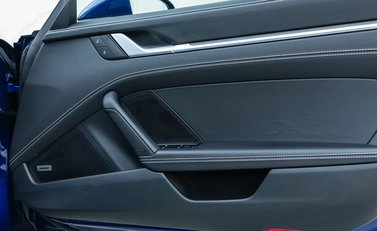 Porsche 911 Carrera 4S (992) 23