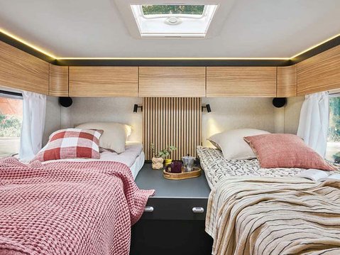 Pilote P740FGJ Evidence 2026 MODEL SHOW VAN 24