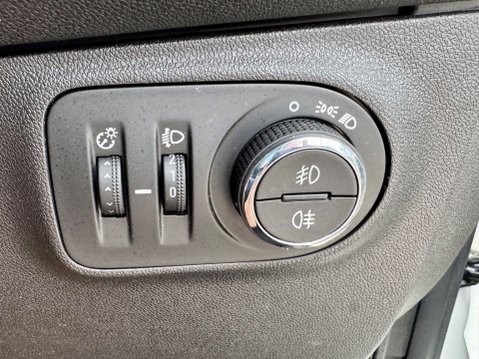 Vauxhall Corsa SRI VX-LINE NAV BLACK S/S 19