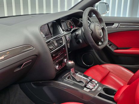 Audi RS4 4.2 FSI V8 Estate 5dr Petrol S Tronic quattro Euro 5 (450 ps) 5