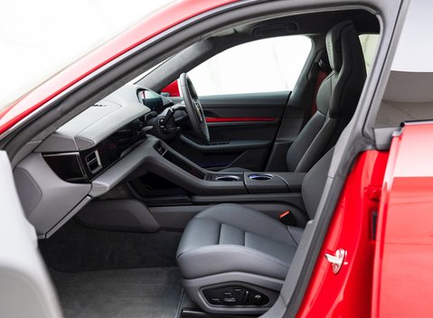 Porsche Taycan Turbo Cross Turismo 15