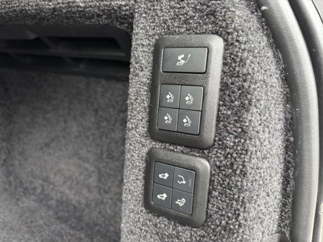 Land Rover Range Rover 4.4 SD V8 Autobiography SUV 5dr Diesel Auto 4WD Euro 6 (s/s) (339 ps) 21