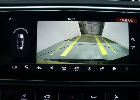 Land Rover Range Rover 3.0 Range Rover Vogue SDV6 Auto 4WD 5dr 36