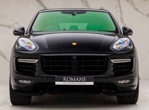 Porsche Cayenne Turbo S 4