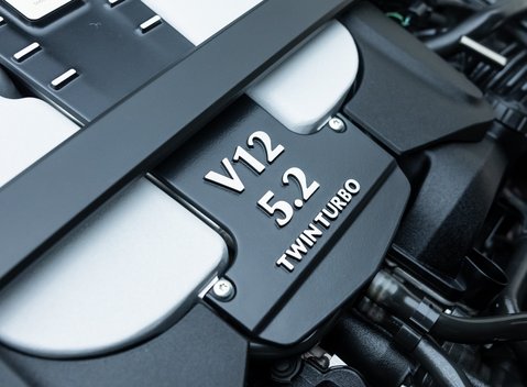 Aston Martin DBS Superleggera 40