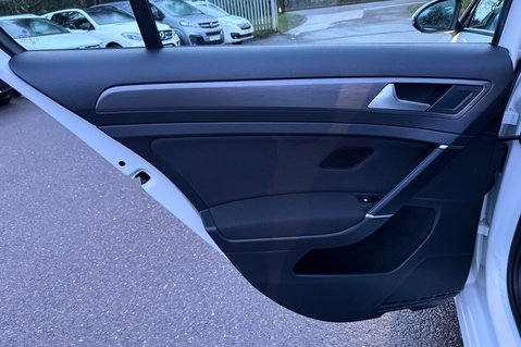 Volkswagen e-Golf E-GOLF - 12 MONTHS MOT -APPLE CAR PLAY  28