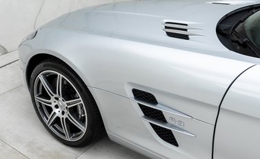 Mercedes-Benz SLS AMG 24