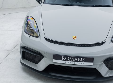 Porsche Cayman GT4 718 28