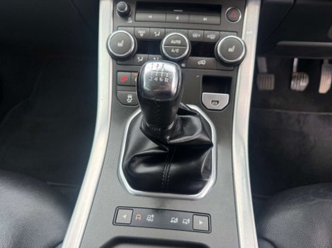 Land Rover Range Rover Evoque 2.2 Range Rover Evoque Pure Tech SD4 4WD 5dr 36